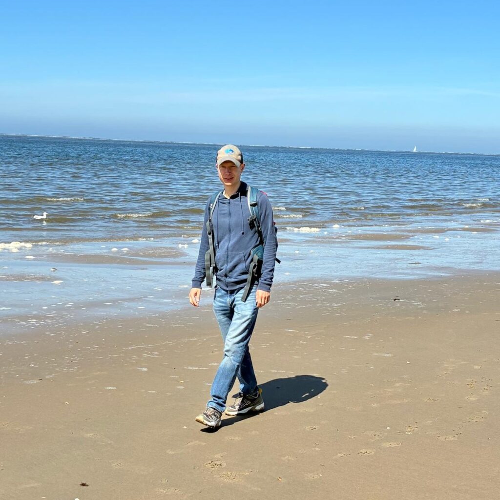 Wandel langs het strand